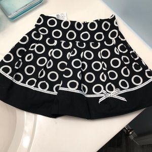 Children’s Place black and white. Pleated skirt.